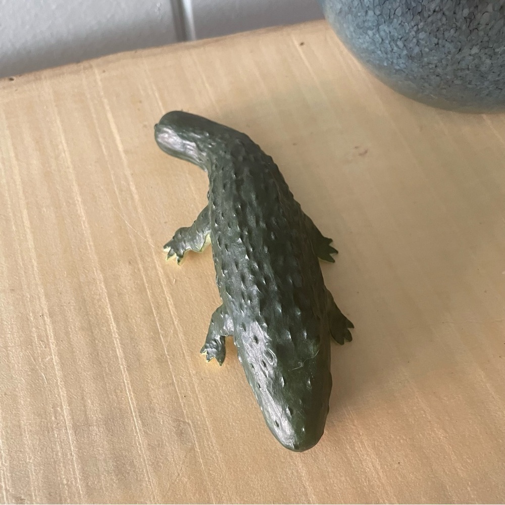 JUST IN Pickle Alligator Enesco Home Grown 2007 Collectible Figurine Gift Idea - Picture 3 of 11